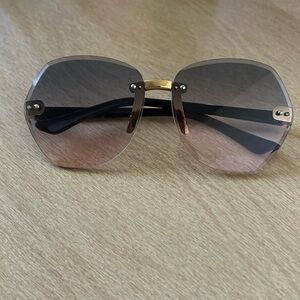 Unisex kids fashion ombré sunglasses. NWOT